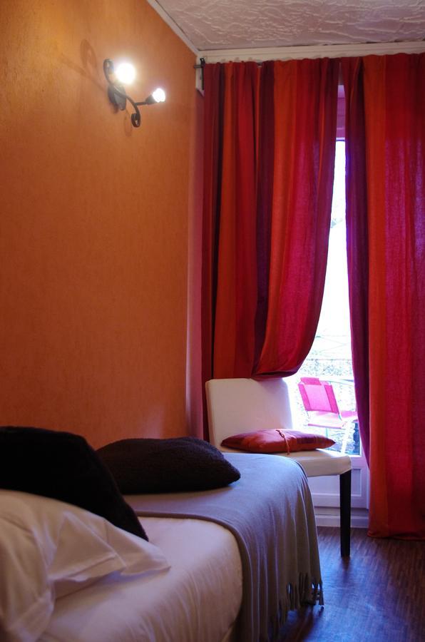 Lou Cigaloun Hotel Saint-Antonin-du-Var Kültér fotó